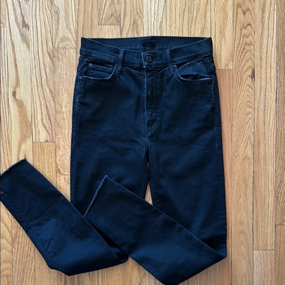 Mother sz 25 stunner zip ankle step fray black denim jean, good pre owned cond